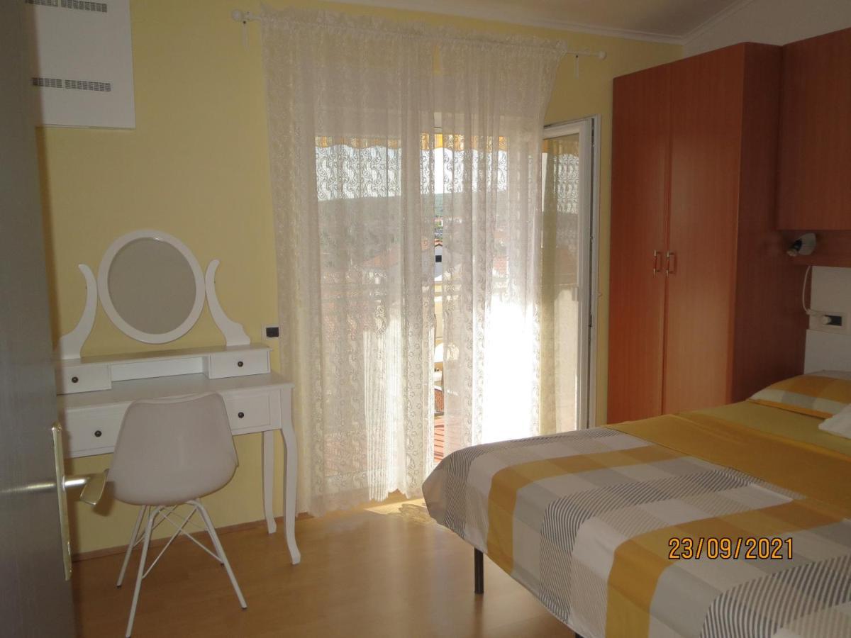 Apartments Jann Krk Town Esterno foto