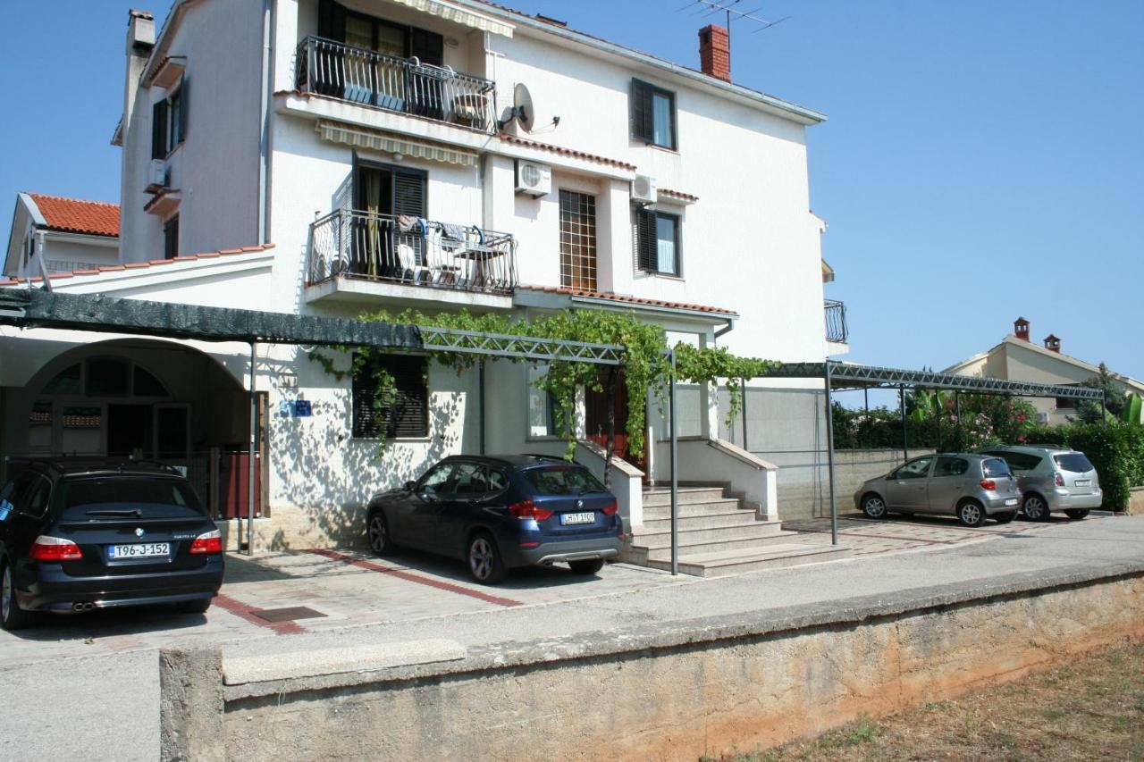 Apartments Jann Krk Town Esterno foto